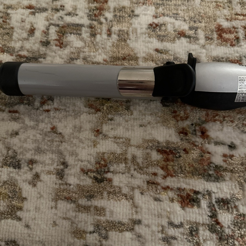 Beachwaver S1.25 Rotating Curling Iron Black & Gray - Picture 4 of 6
